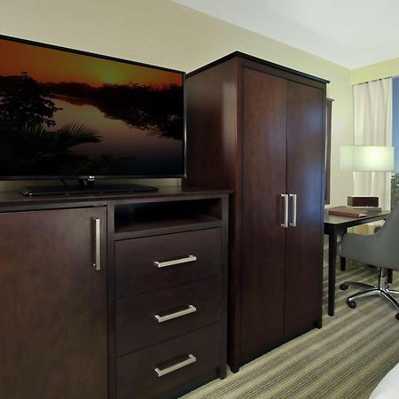 Doubletree By Hilton Newark Hotel Bagian luar foto