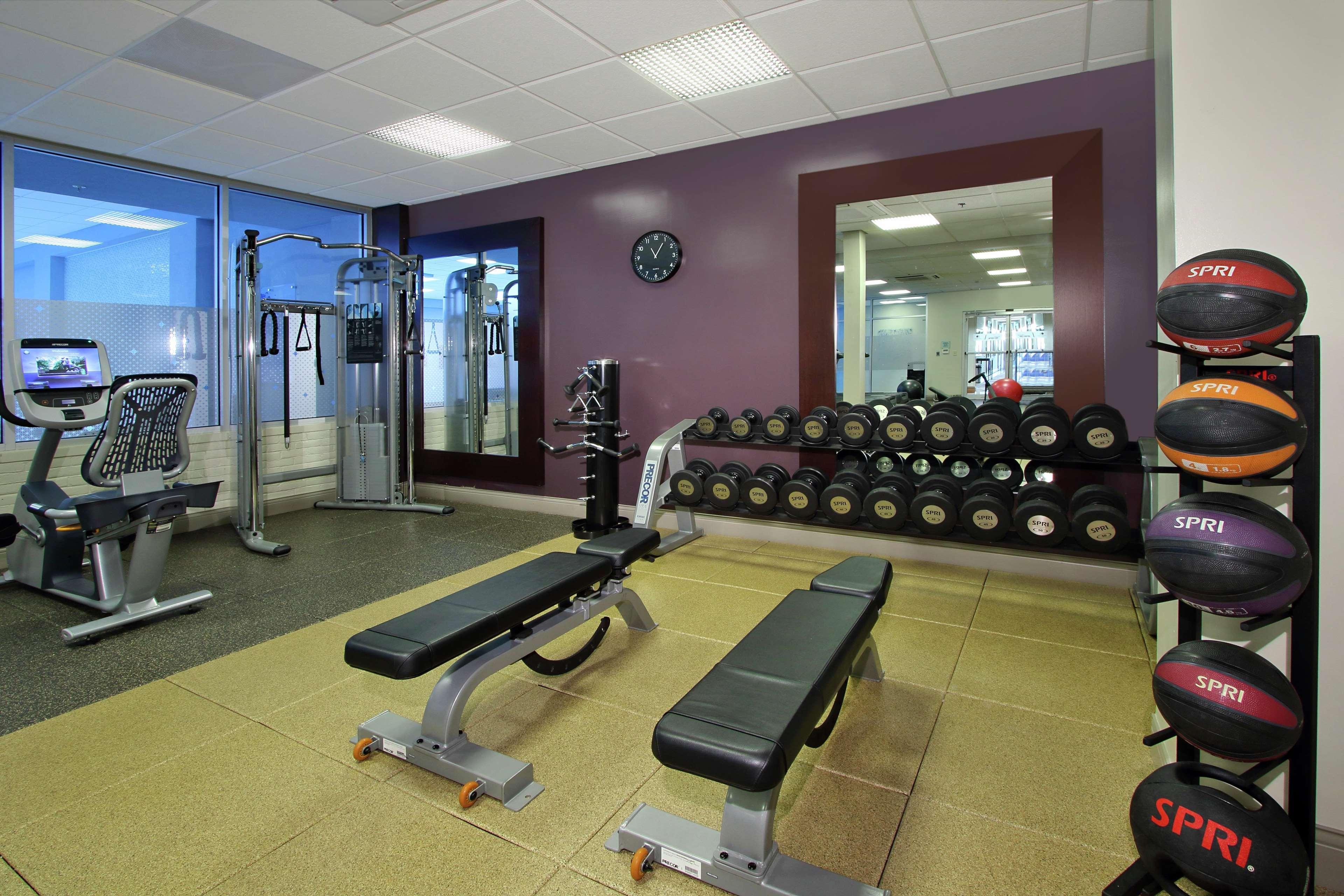 Doubletree By Hilton Newark Hotel Bagian luar foto