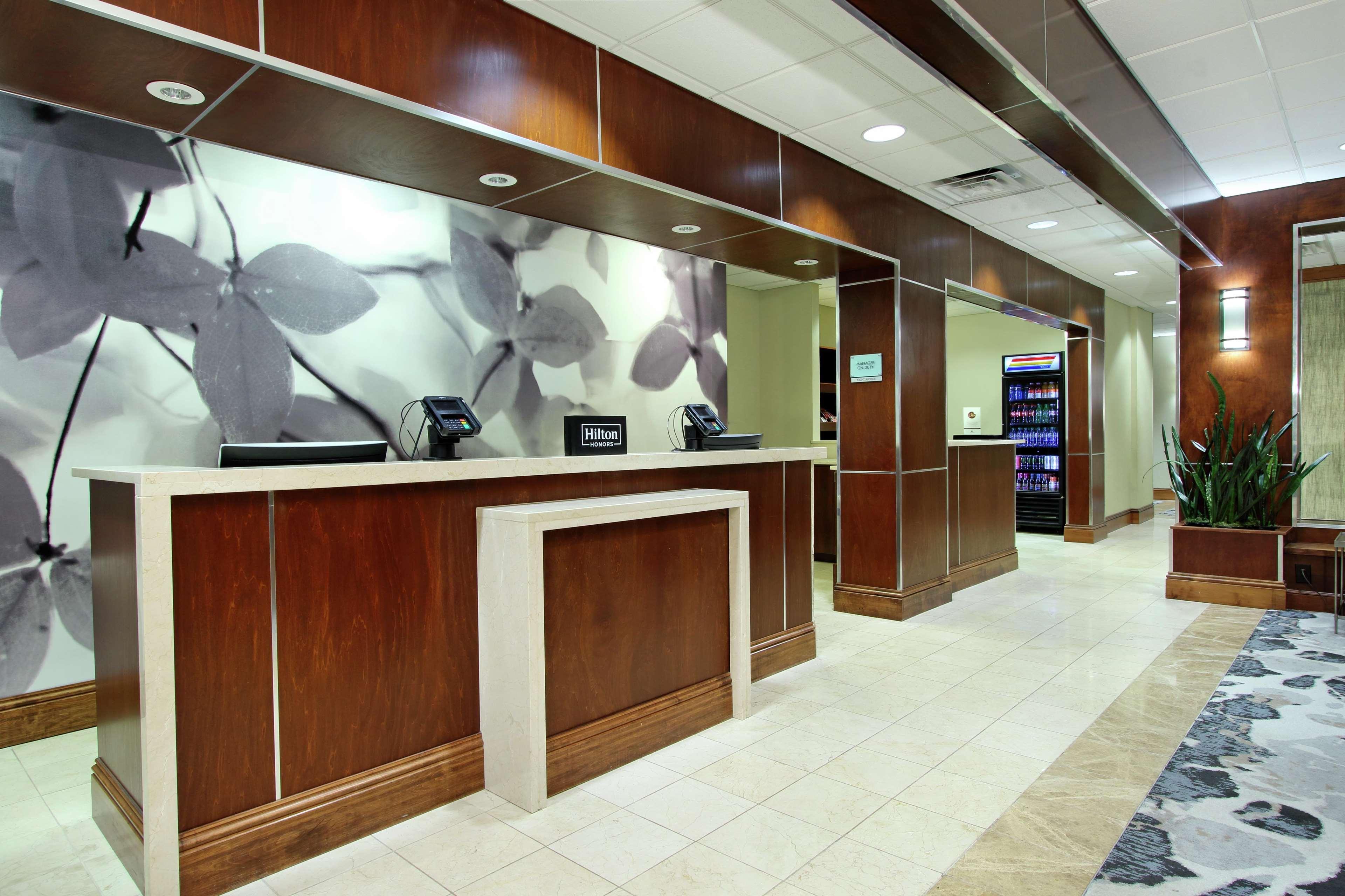 Doubletree By Hilton Newark Hotel Bagian luar foto