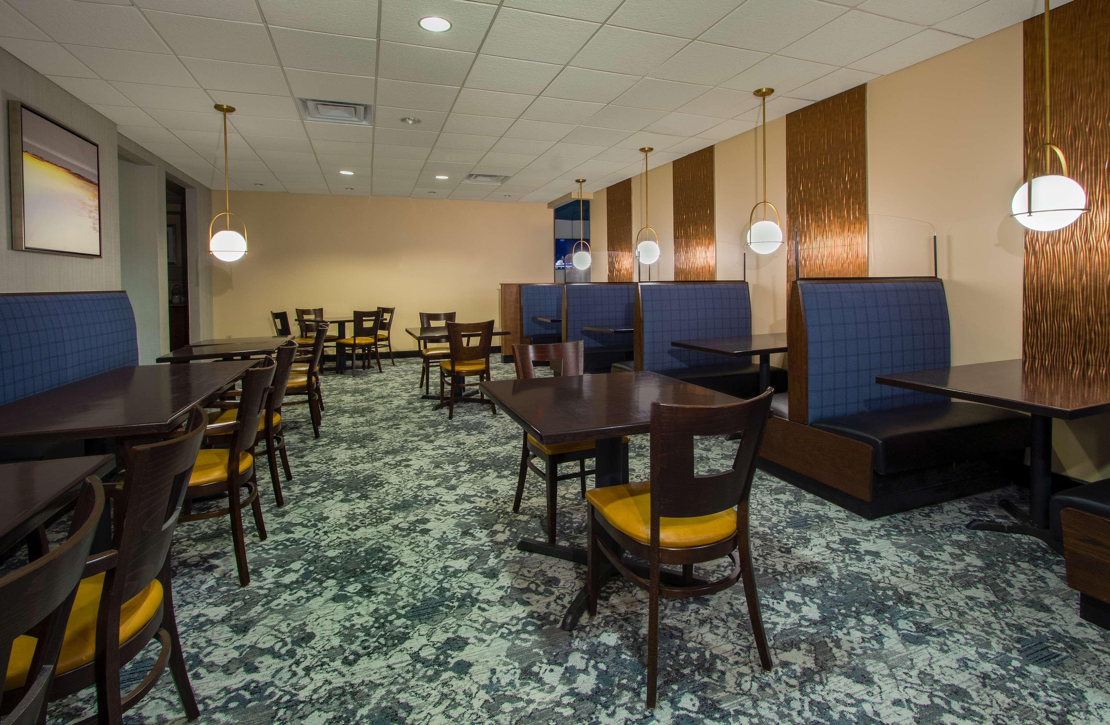 Doubletree By Hilton Newark Hotel Bagian luar foto