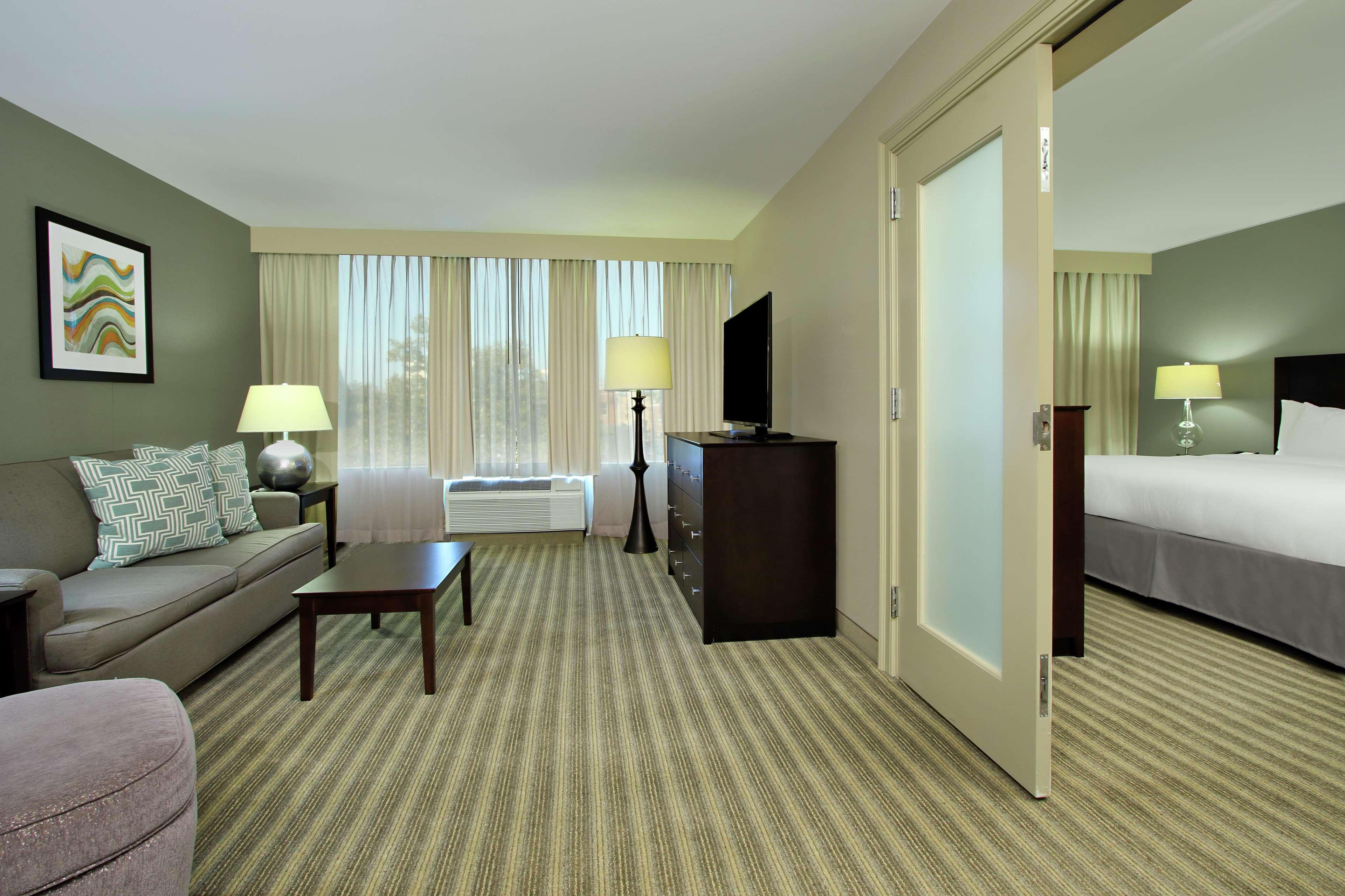 Doubletree By Hilton Newark Hotel Bagian luar foto