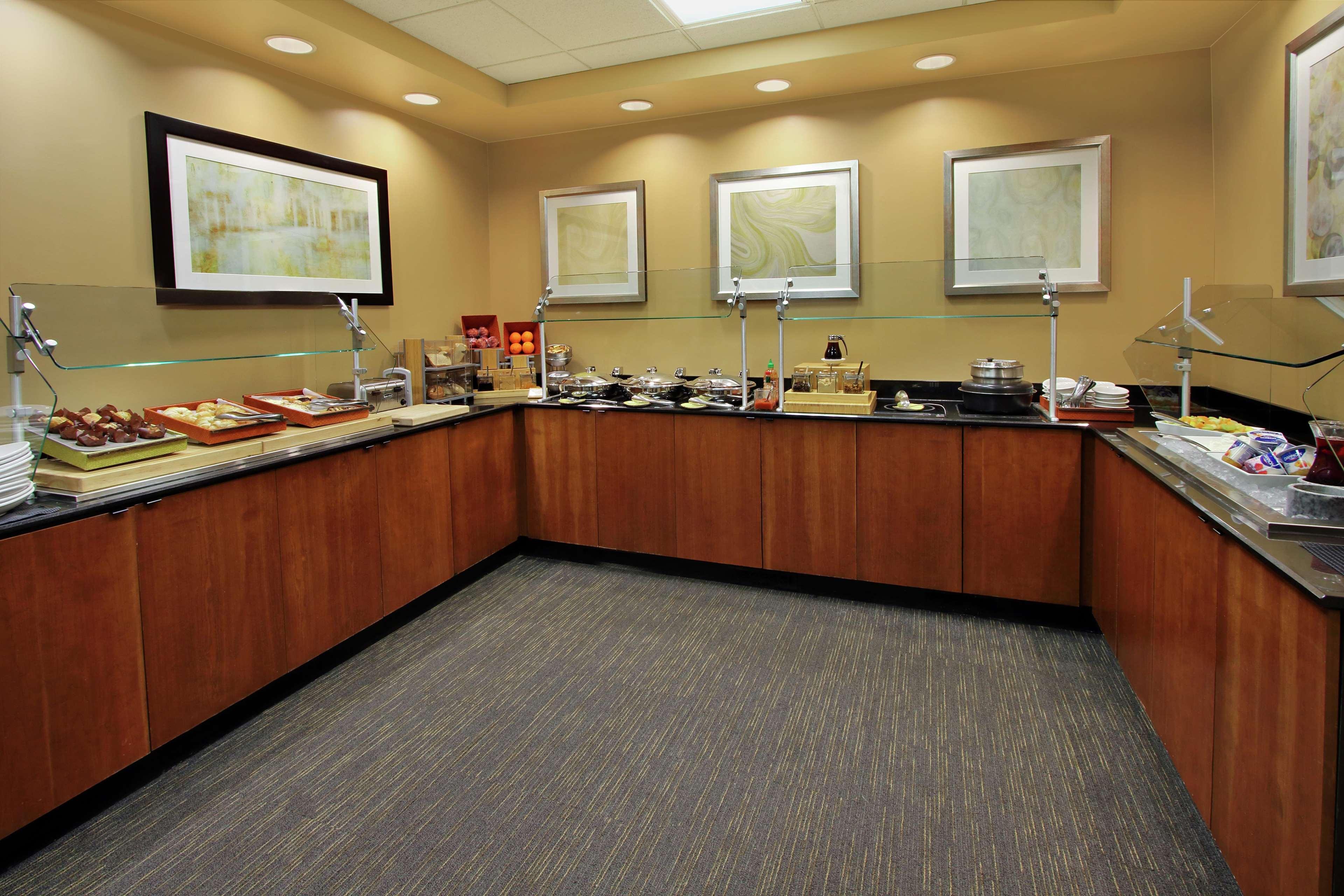 Doubletree By Hilton Newark Hotel Bagian luar foto