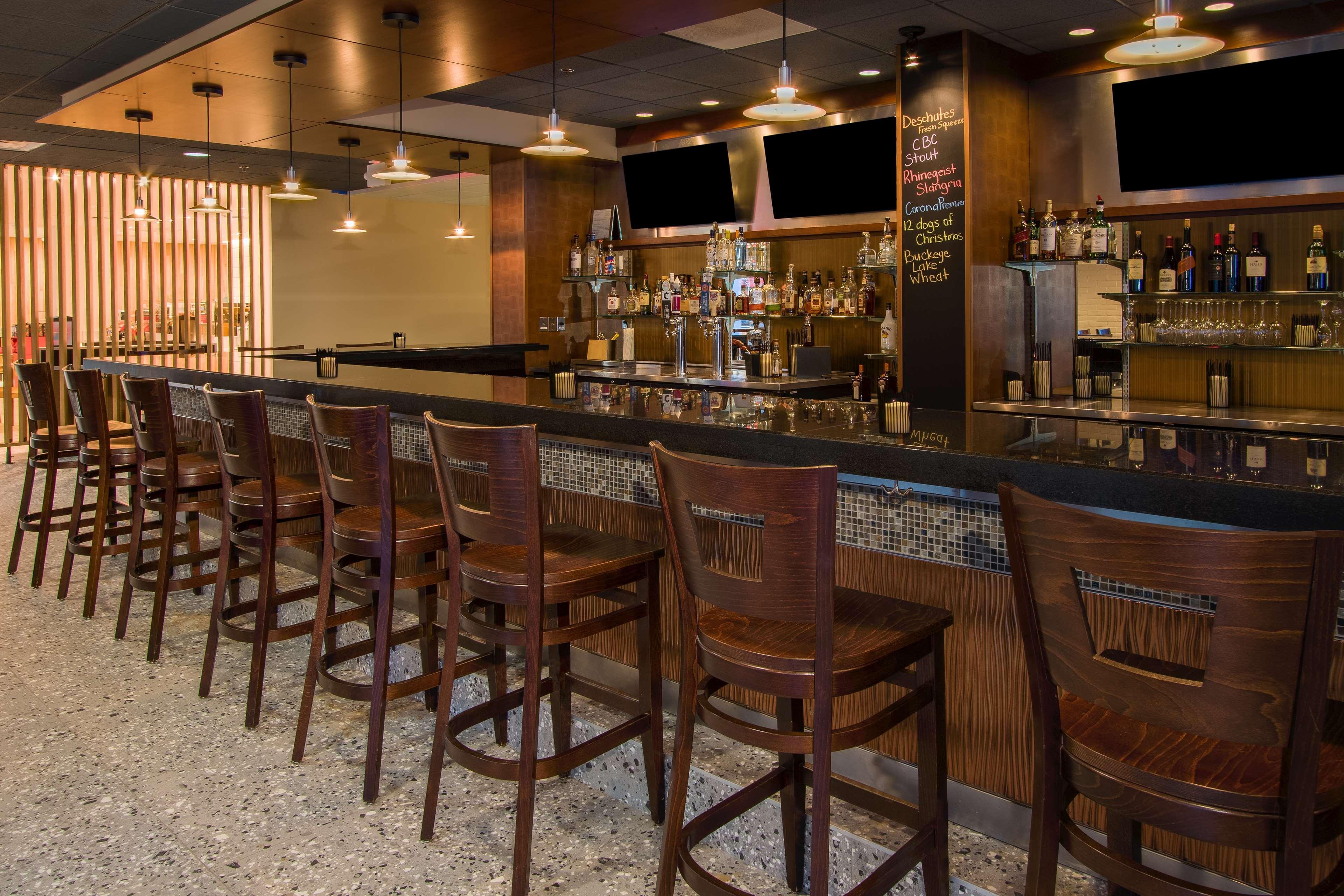 Doubletree By Hilton Newark Hotel Bagian luar foto