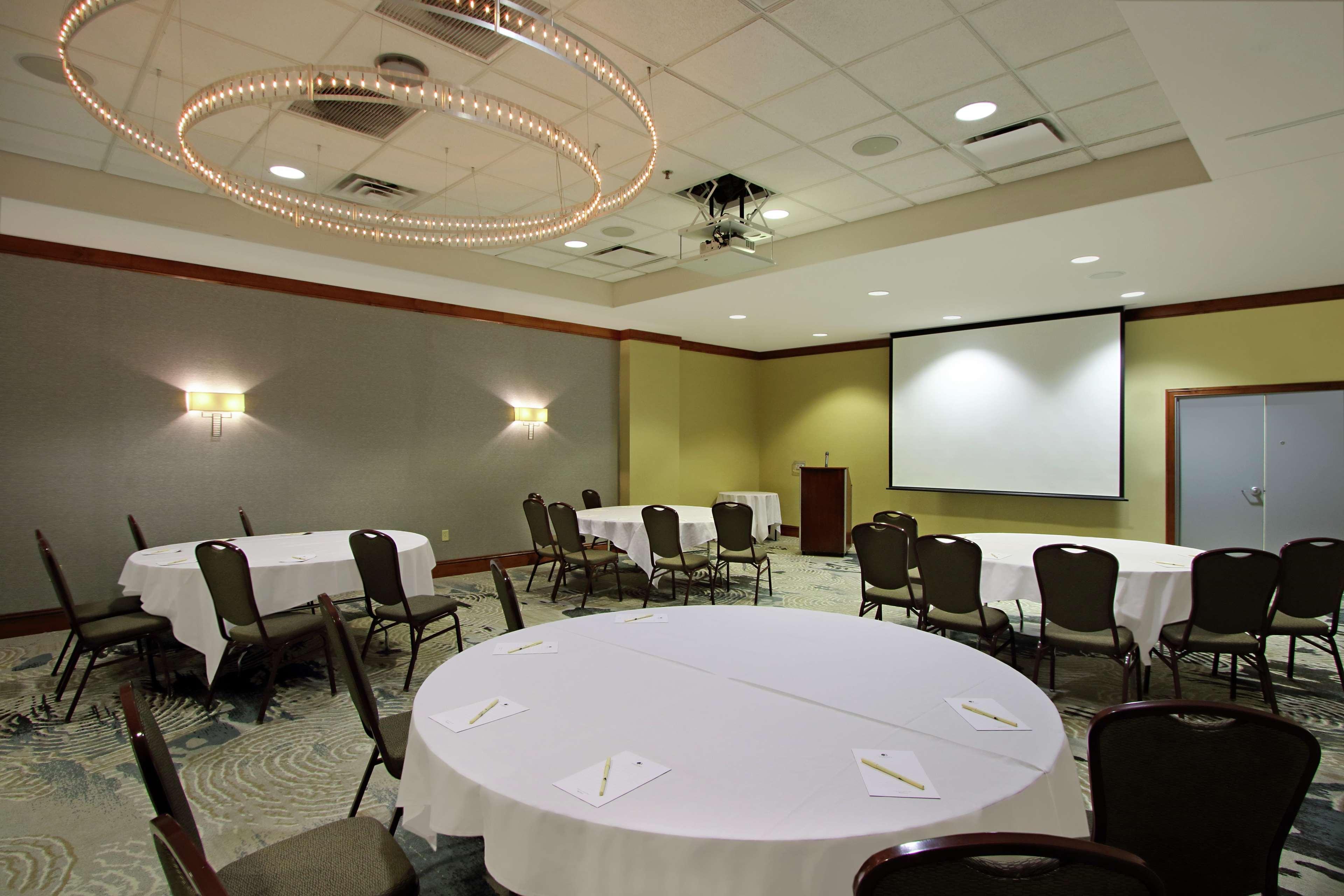Doubletree By Hilton Newark Hotel Bagian luar foto