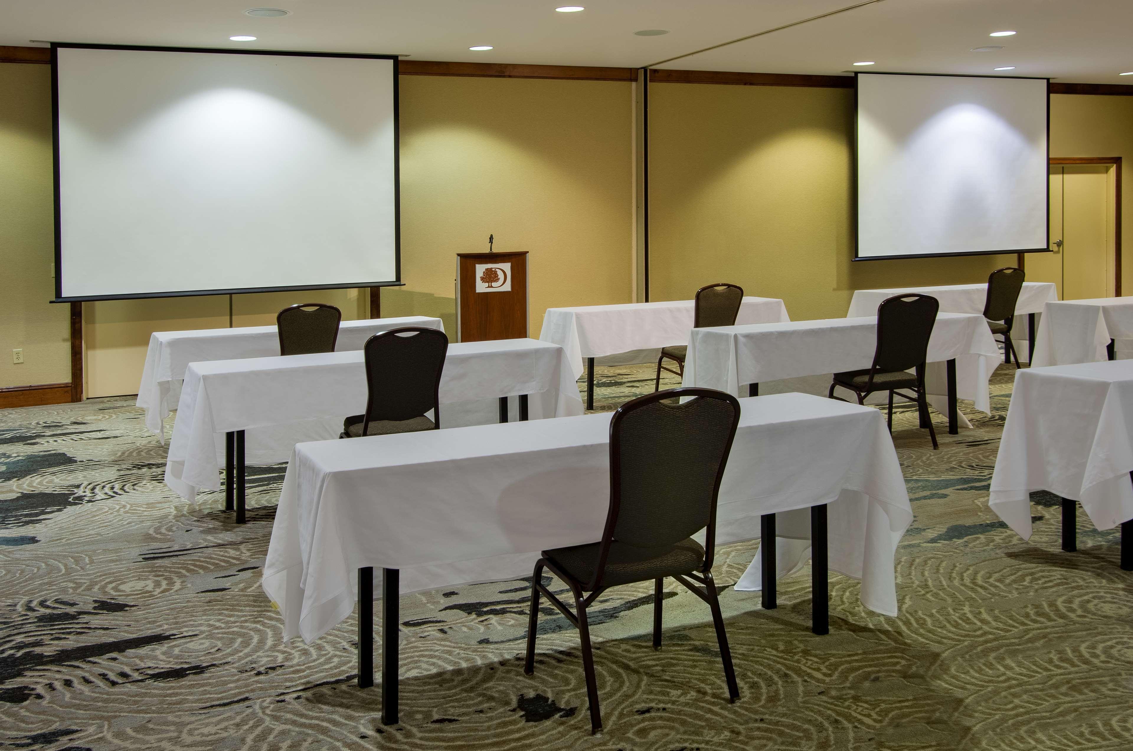 Doubletree By Hilton Newark Hotel Bagian luar foto