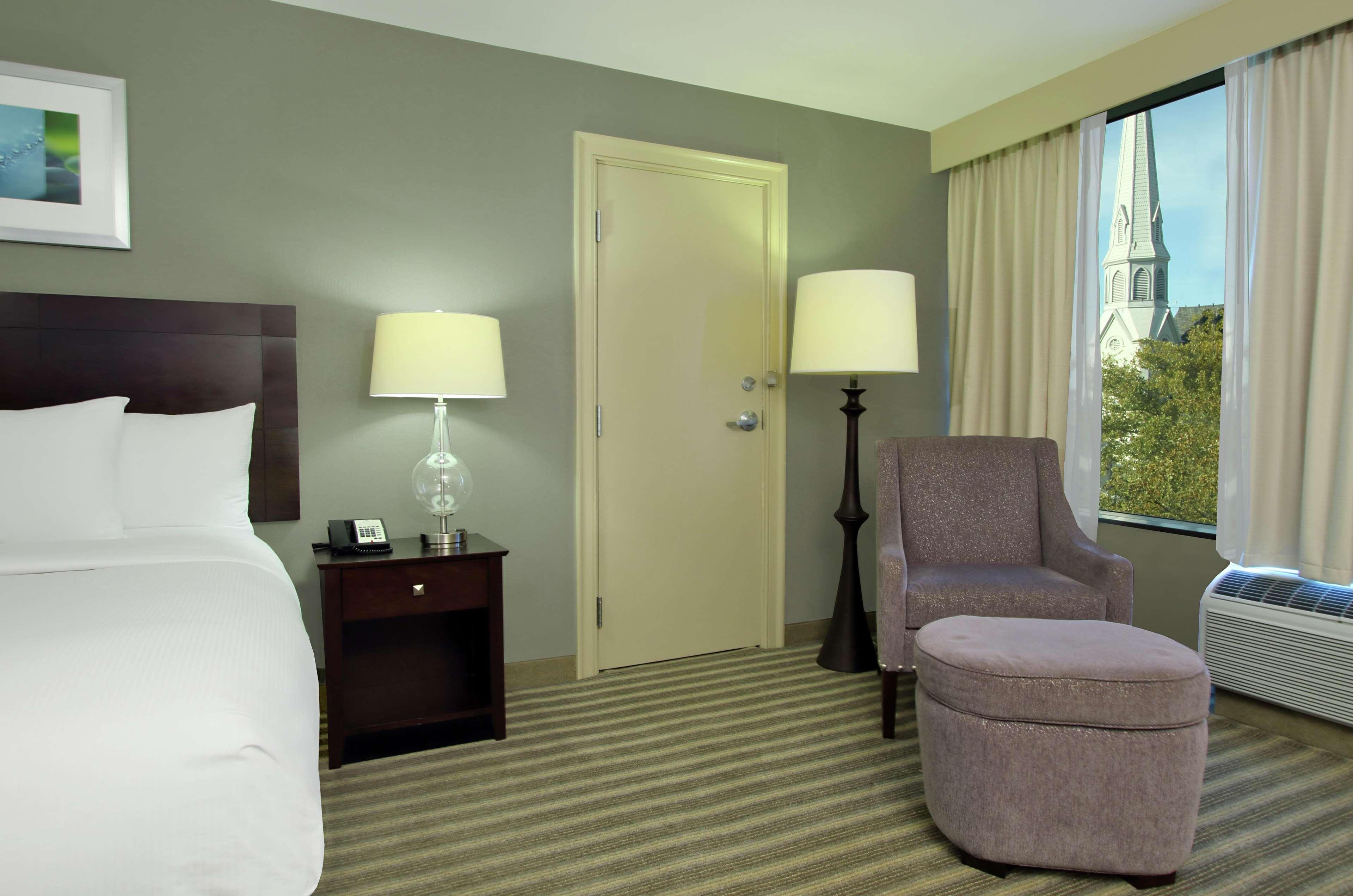 Doubletree By Hilton Newark Hotel Bagian luar foto